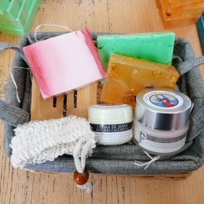 Cesta lista para regalar (jabones, cremas, jabonera y esponja)